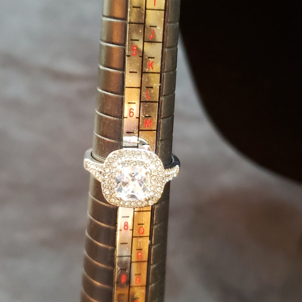 NWOT Rhinestone ring - Picture 4 of 5